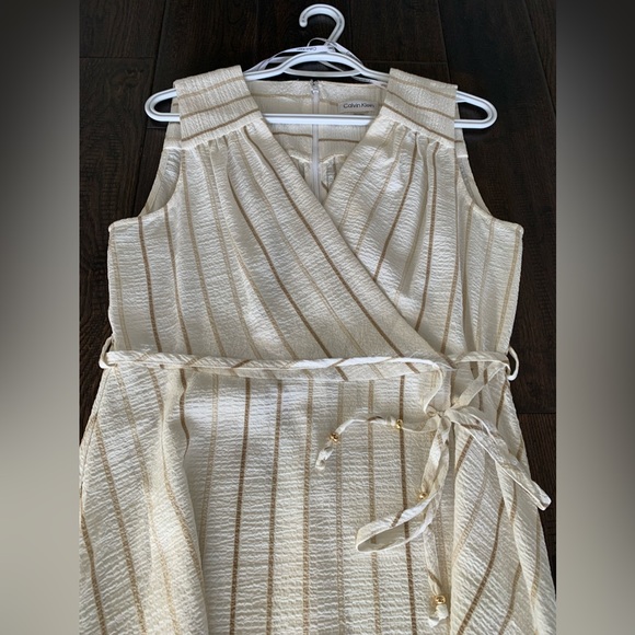 Calvin Klein size 10 elegantly striped faux-wrap dress - Picture 2 of 5
